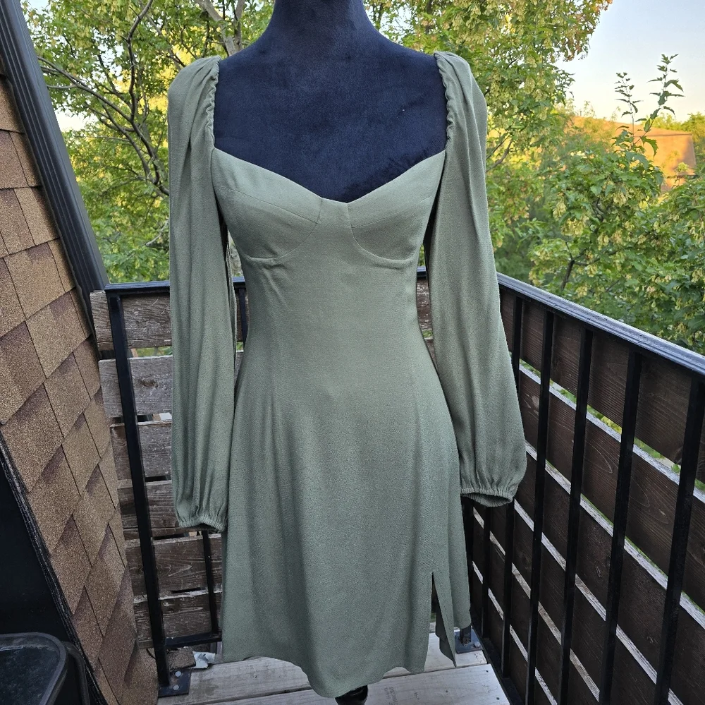 Aritzia Wilfred Novella Elegant Sage Long-Sleeve Dress - Picture 5 of 13